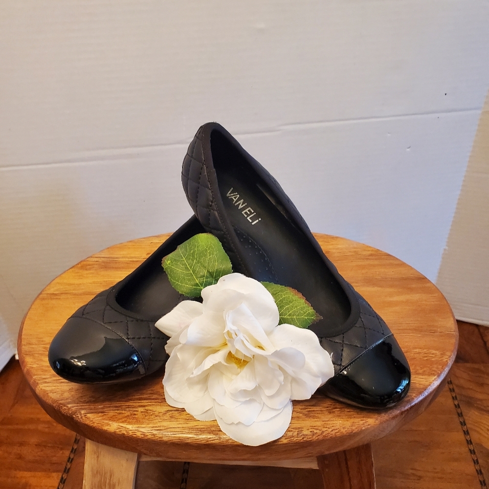 Vaneli Serene Black Quilted Ballet Flats With Patent Leather Toe Caps, 7 Wide